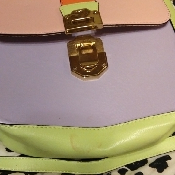 Iam selling my Aldo handbag - Picture 2 of 8